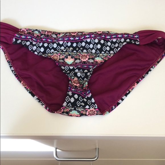 Bikini top and bottom - Picture 3 of 3